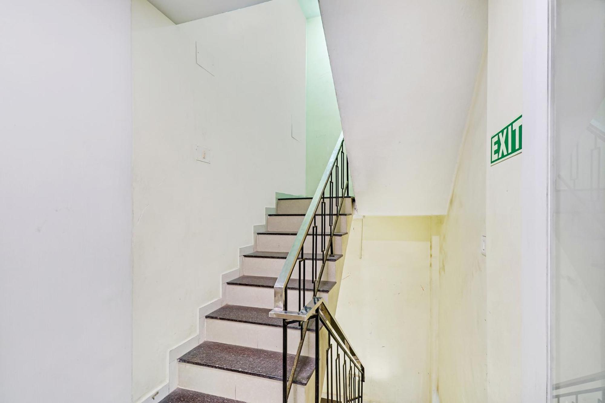 Fabhotel Colors Service Apartment - Nr Mrc Nagar Chennai Exterior photo